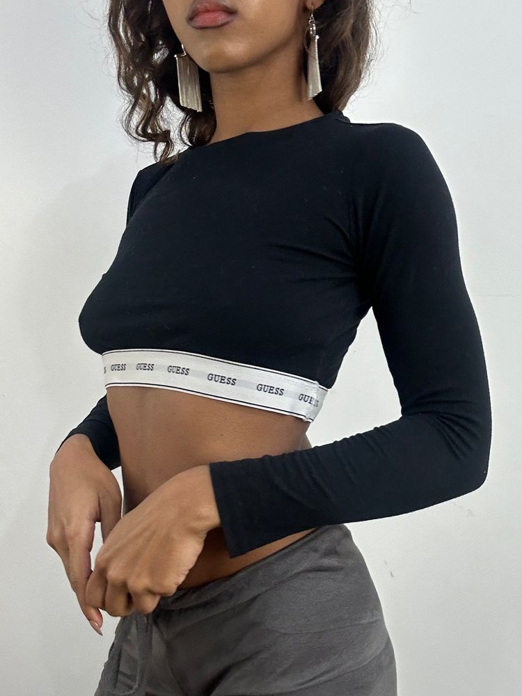 💻 athleisure edit | small black guess cropped long sleeve top image 2