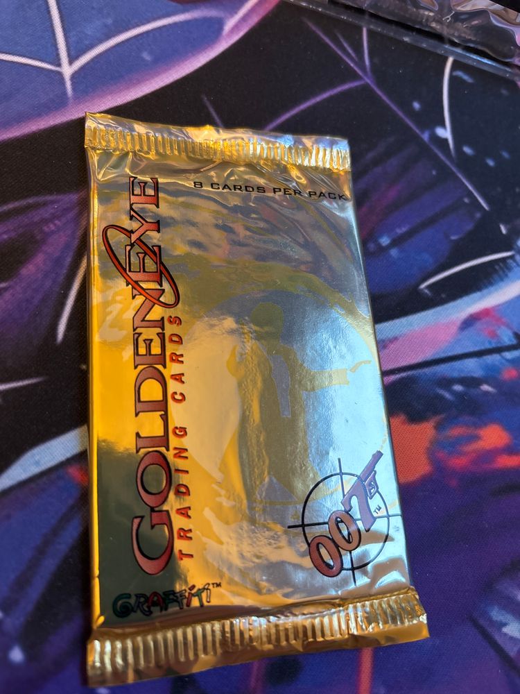 Goldeneye Trading Cards Pack