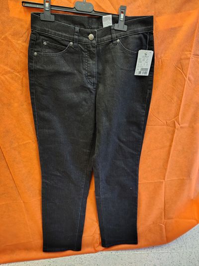 Black Jeans lebek