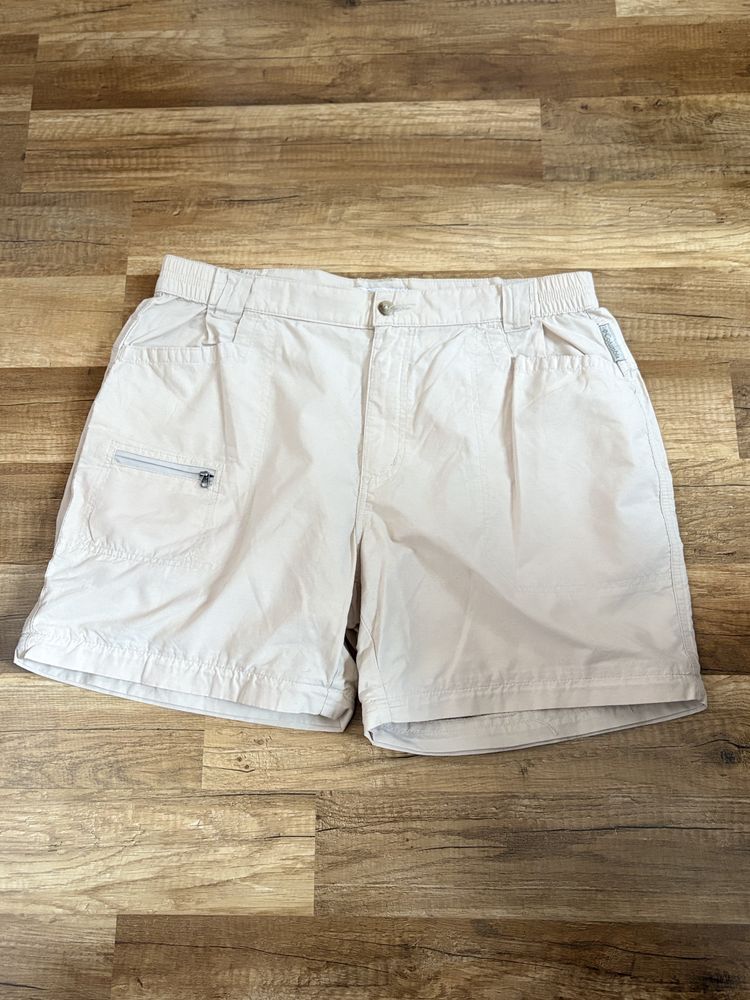 Columbia Beige Shorts