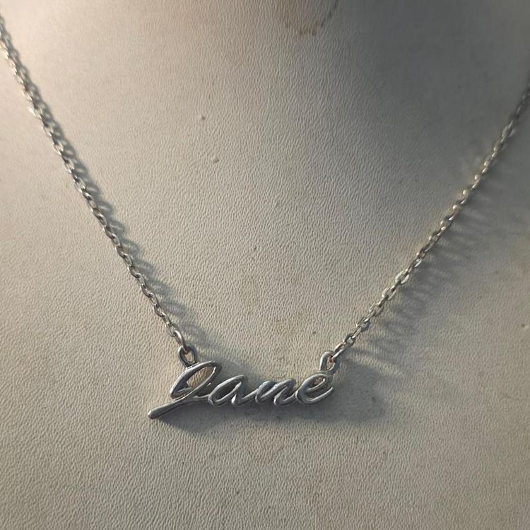 Silver Name Necklace With 'Jane' Pendant obraz 3