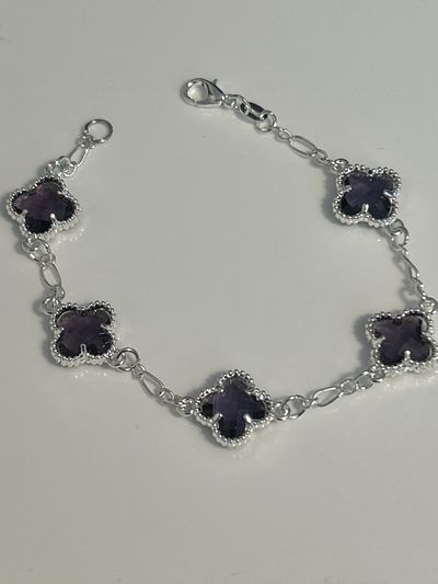 Silver Bracelet With Purple Clover-Shaped Stones