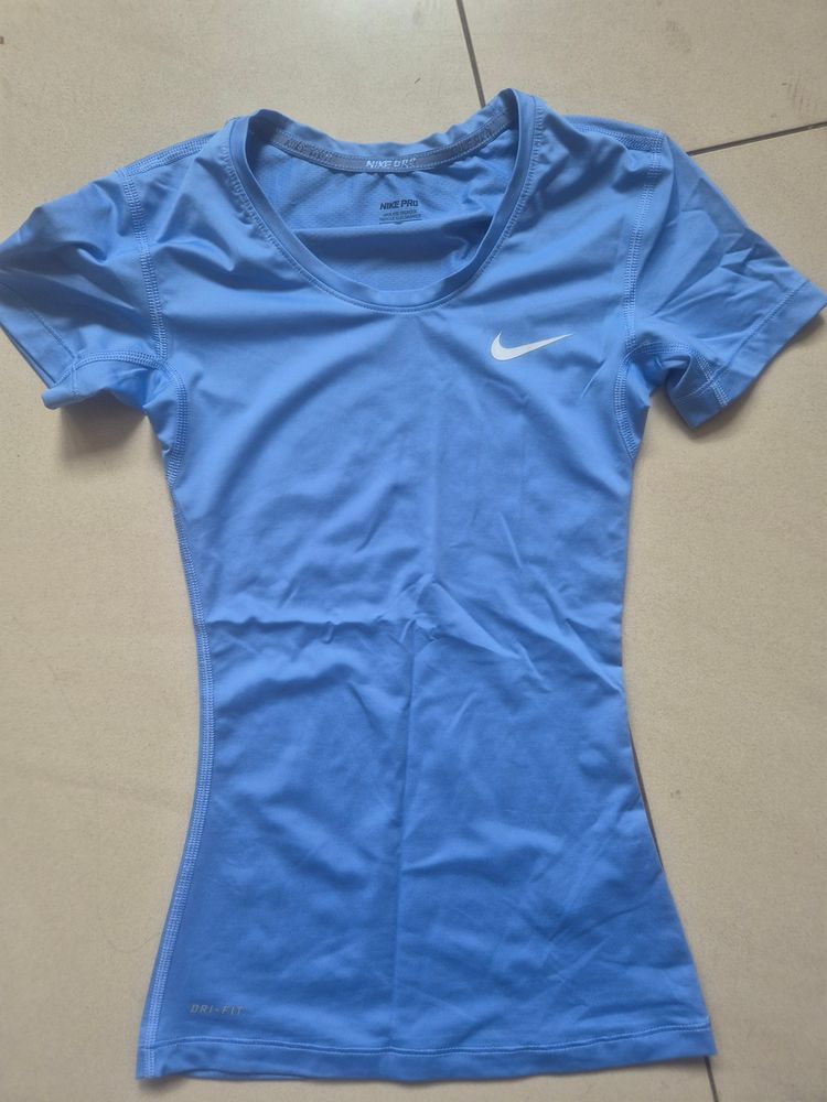 Nike Nike Pro Blue Short Sleeve Athletic Shirt product image