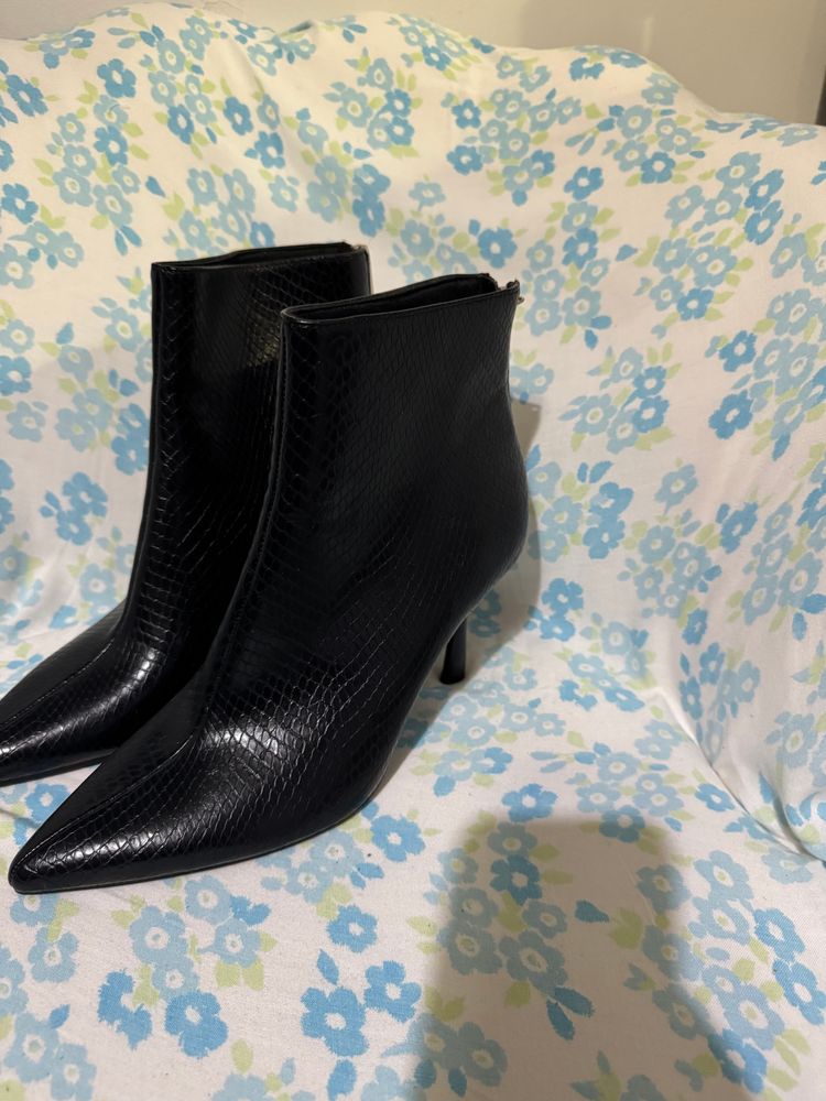 Stradivarius black pointed toe ankle boots product image