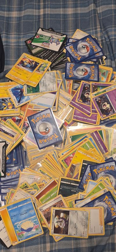 Pokémon Trading Cards x4 per lot number £1 start