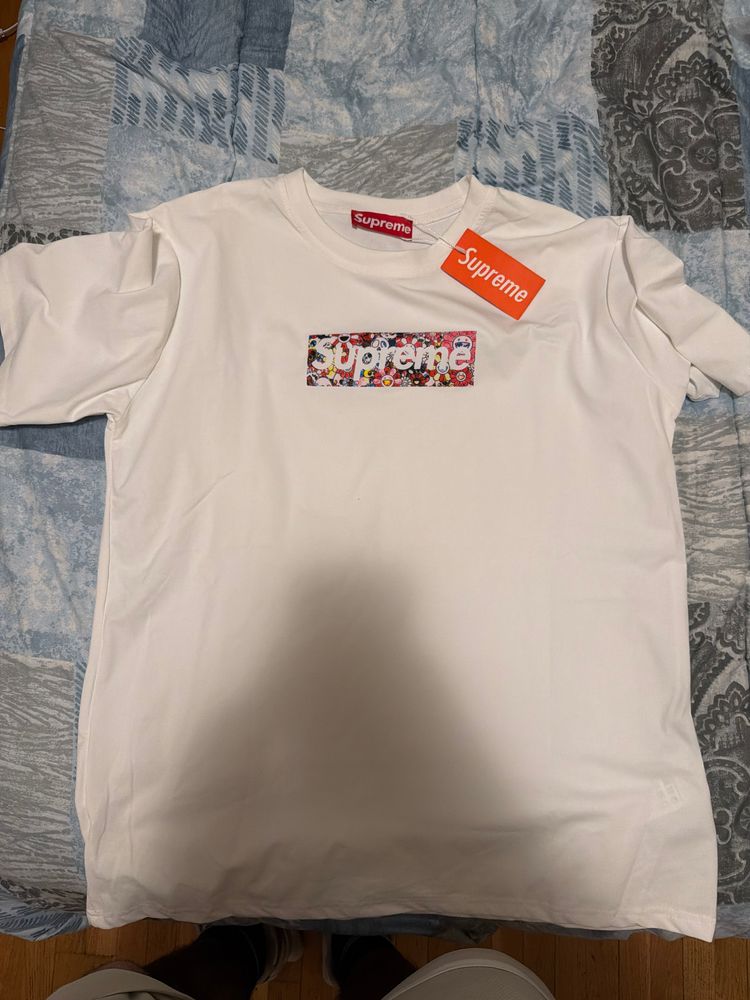Supreme White T-Shirt With Floral Logo Box