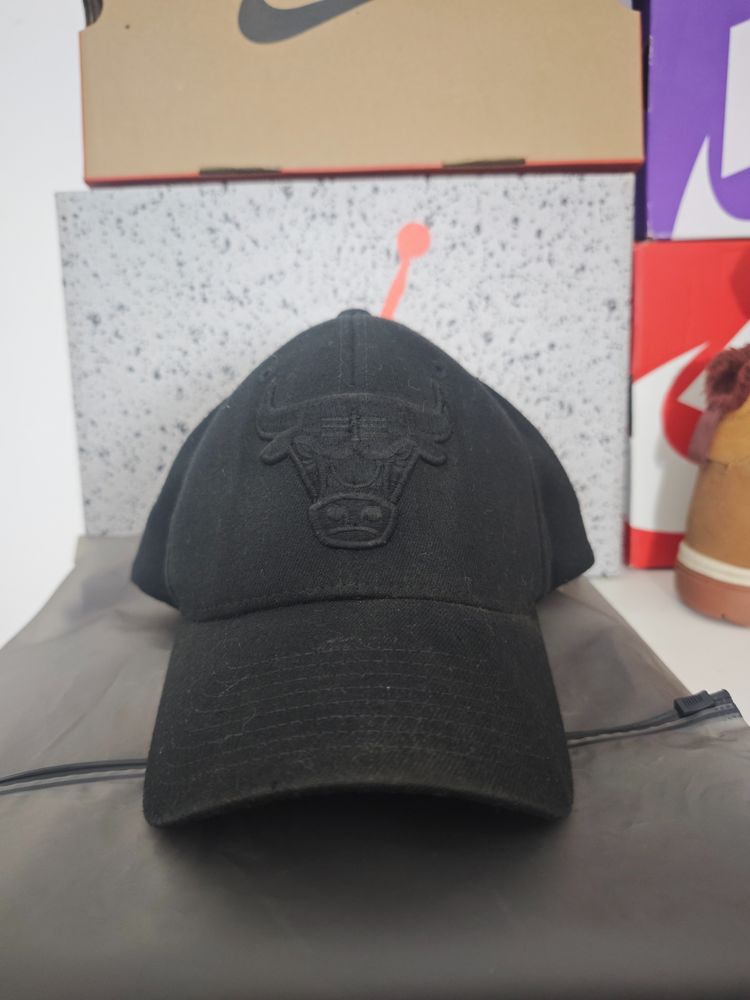 MLB Black Baseball Cap With Bull Logo product image