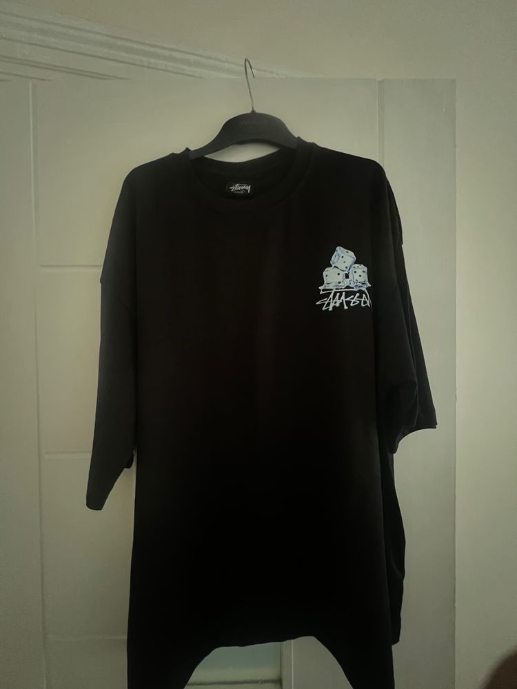 Stussy Black T-Shirt With Dice Graphic obraz 2