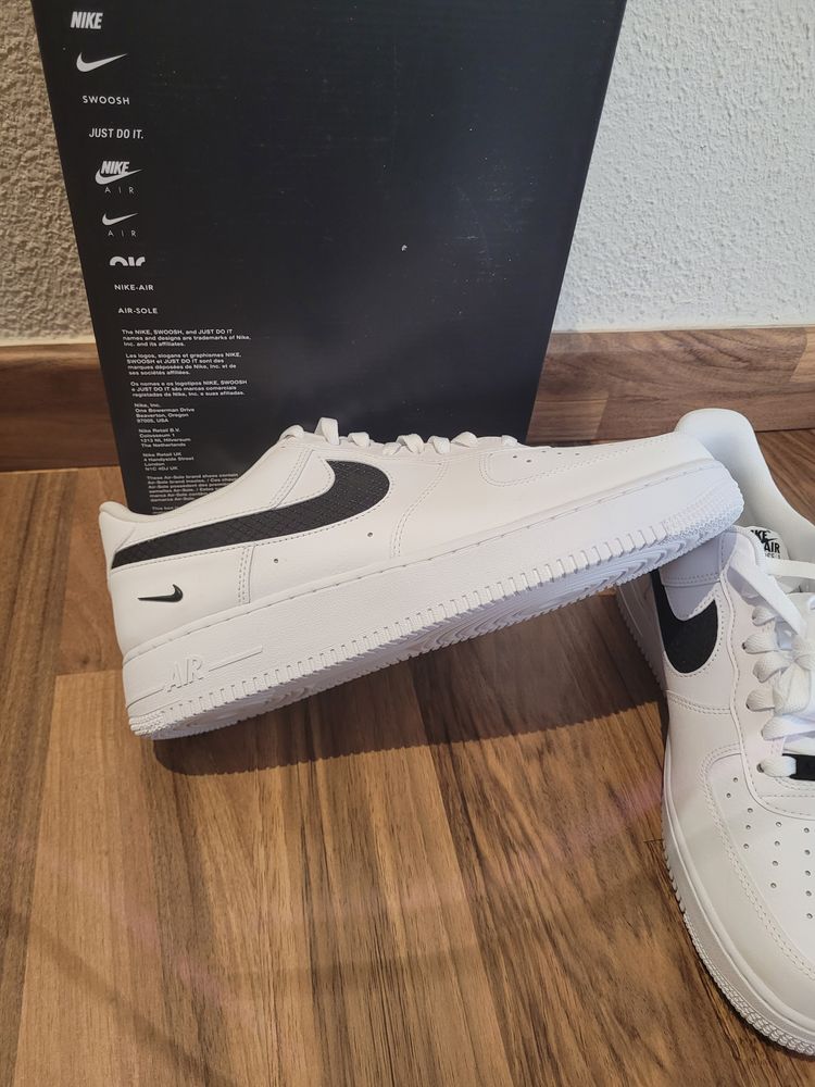 Nike Air Force 1 LV8