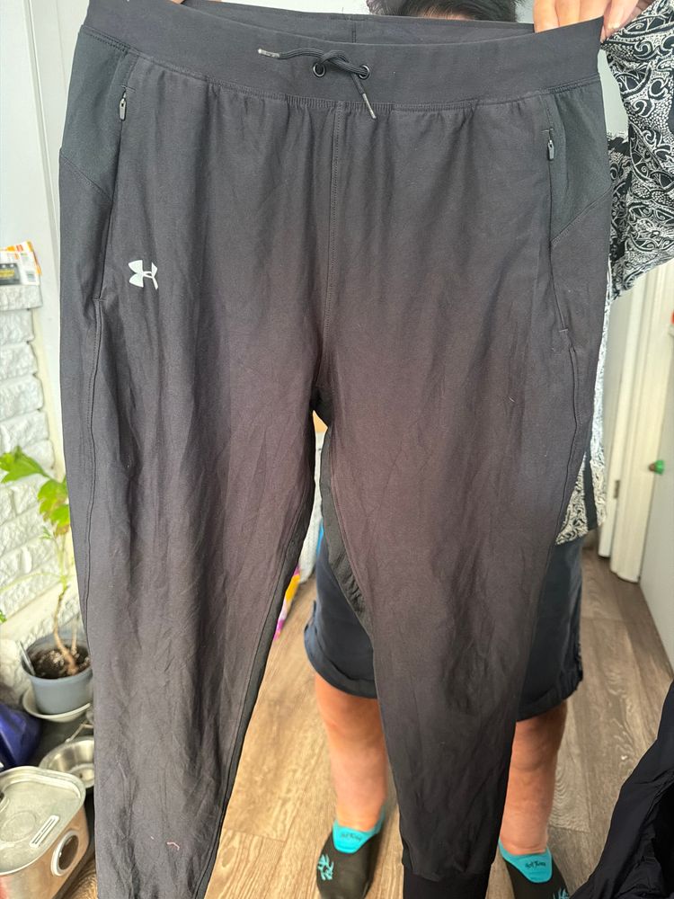 Immagine di Under Armour Black Athletic Pants 1