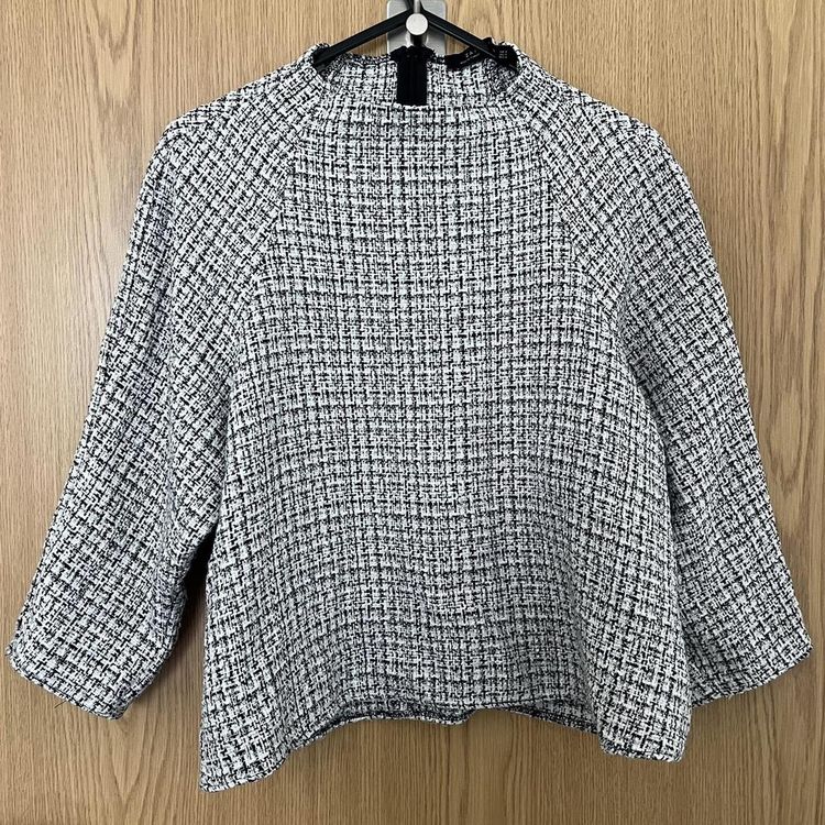 Immagine di Zara Women's Grey and Black Top 8