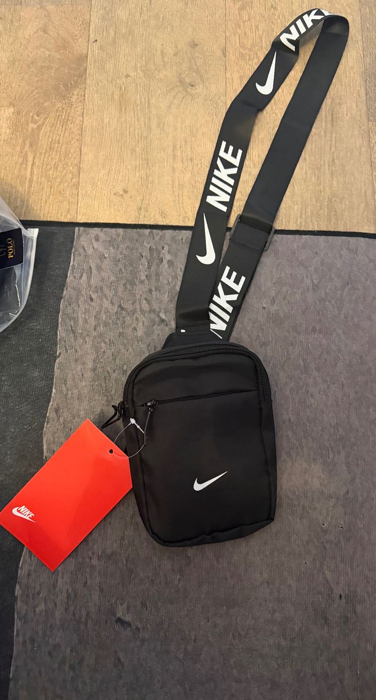 Nike Nike Small Black Crossbody Bag product image