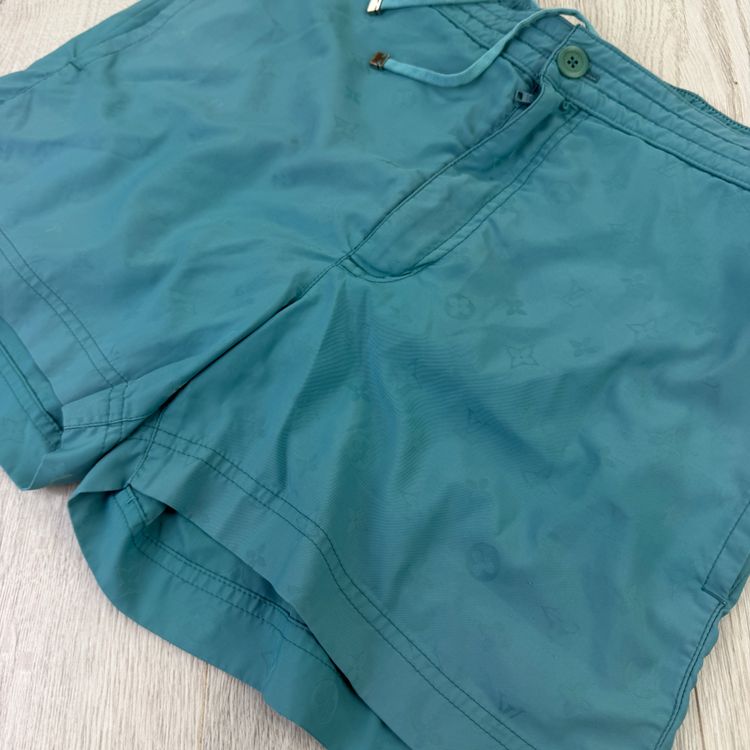 Immagine di Louis Vuitton Men’s Baby Blue Swim Shorts - Small 10