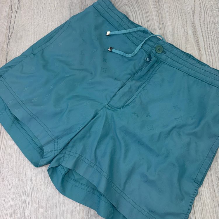 Immagine di Louis Vuitton Men’s Baby Blue Swim Shorts - Small 5