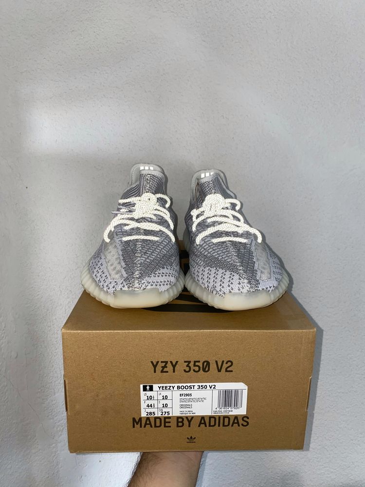 Immagine di Adidas Yeezy Boost 350 V2 static  2