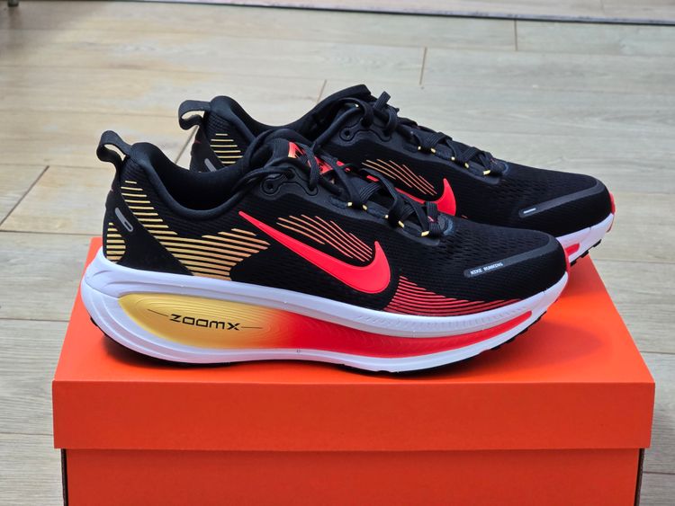 Nike Nike Vomero 18 Running Shoes Size 7 , 7.5 , 8, 8.5  Men’s Nike Vomero 18 Black Bright Crimson Running SneakersHM6803-016🔥 product image