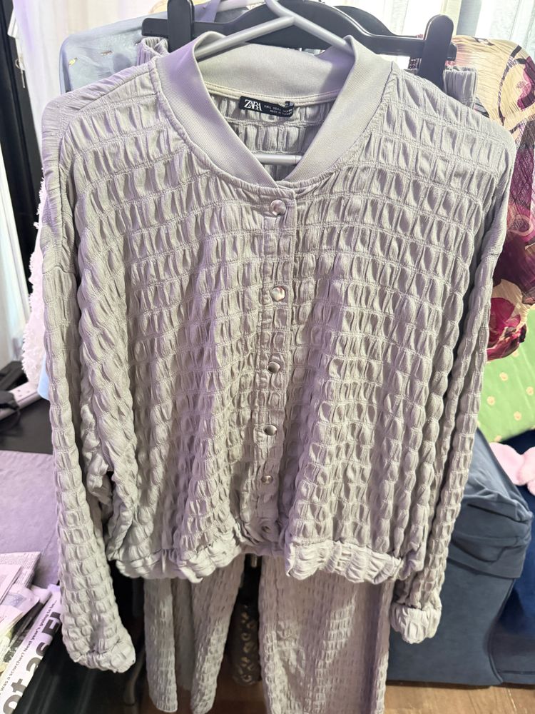 Zara Textured Button-Up Top And Matching Pants Set imagen 1