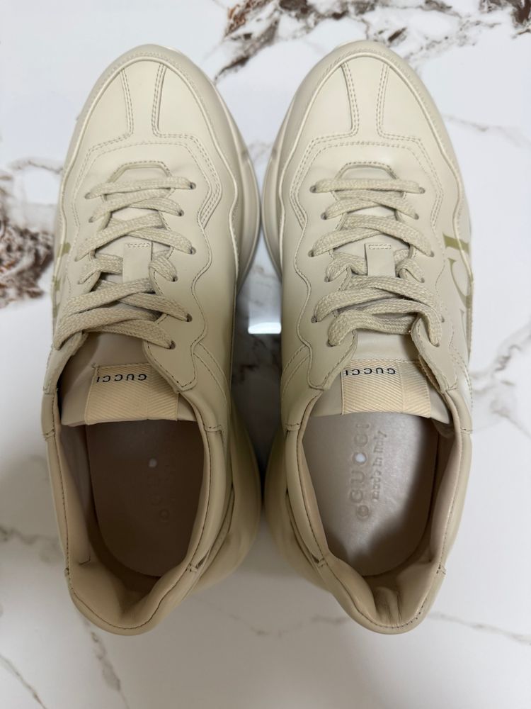 Immagine di Sneaker Rhyton in pelle con logo Gucci 6