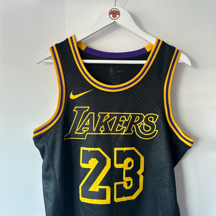 Los Angeles Lakers Lebron James Nike jersey - Medium
