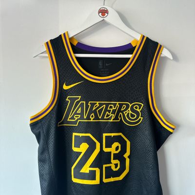 Los Angeles Lakers Lebron James Nike jersey - Medium
