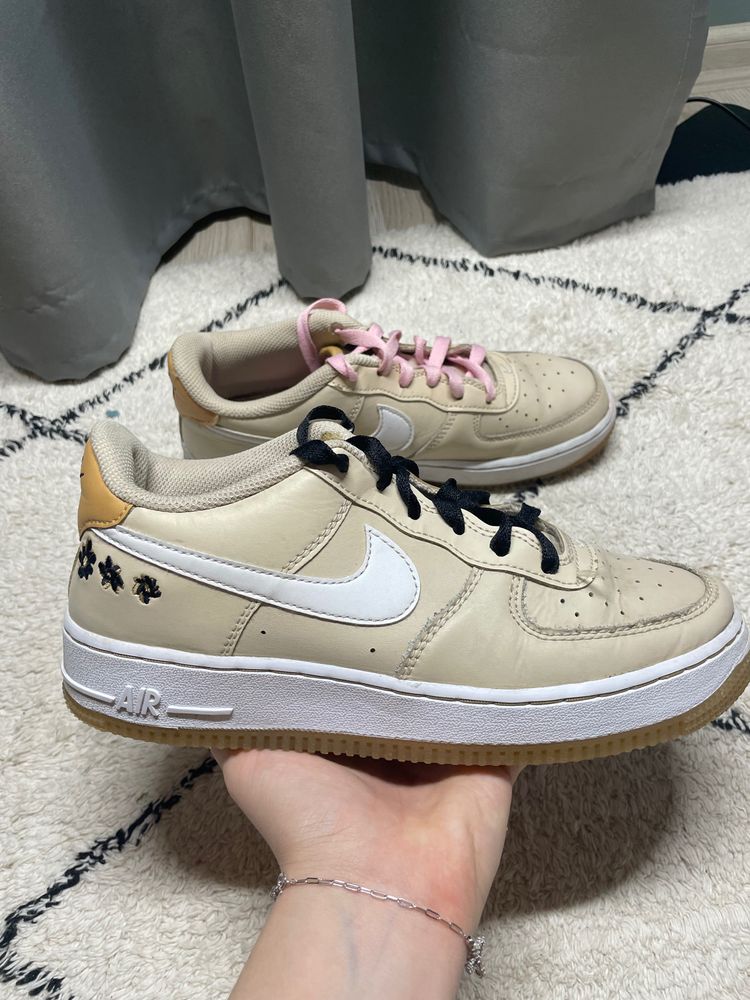 Other Pair Of Beige Sneakers With White Swoosh product image