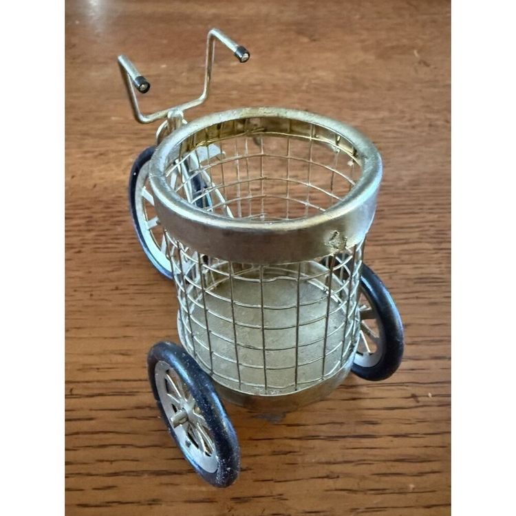 Immagine di Miniature Tricycle Basket Decor 2