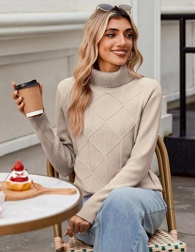 Immagine di Beige Turtleneck Sweater 3