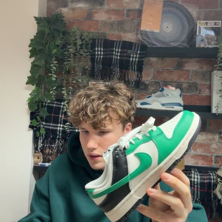 Other nikee dunk low size 5  product image