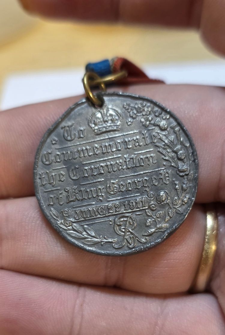 Commemorative Gothic Medal With Ribbon £4 7
