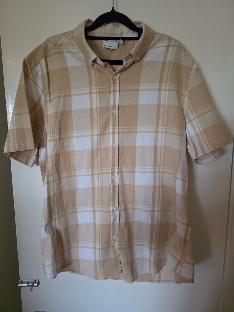 Asos Design Beige And White Plaid Short Sleeve Shirt