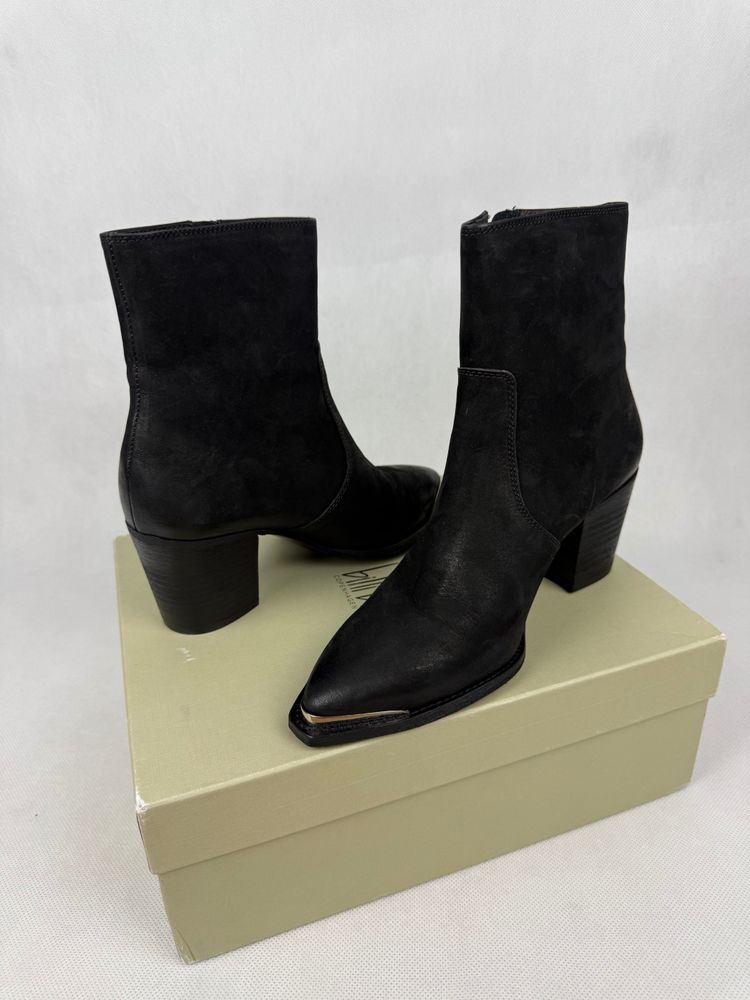 Billi bi Black Ankle Boots With Side Zipper 2
