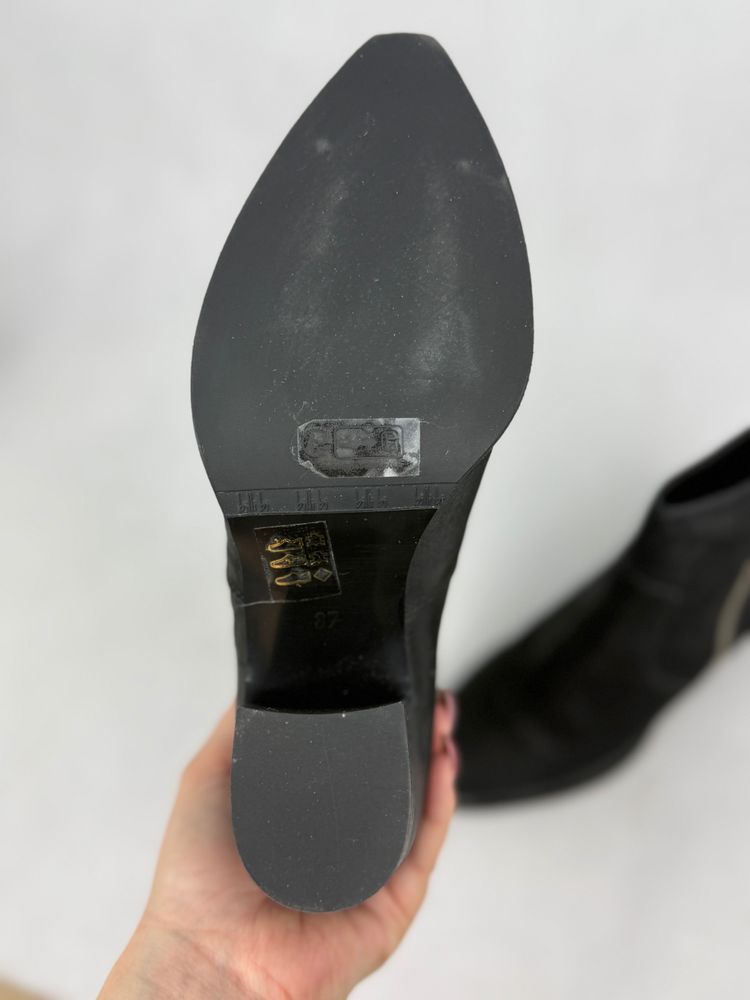 Billi bi Black Ankle Boots With Side Zipper 6