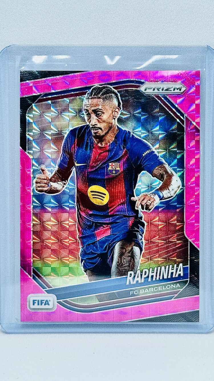 Raphinha - Barcelona - Pink Geometric Prizm - Panini Prizm FIFA 2025-26