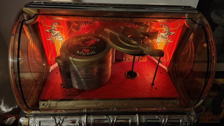 Wurlitzer Model 1250 Jukebox With Original Manual and a Wallbox 3020 5