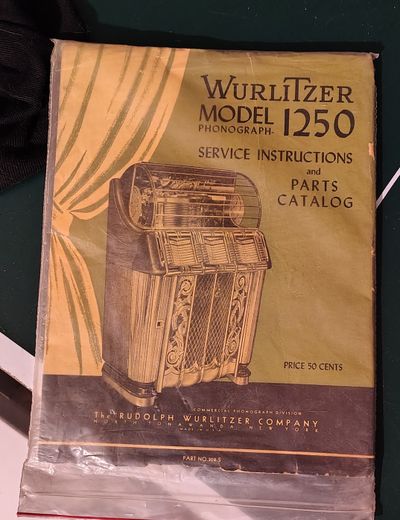 Wurlitzer Model 1250 Jukebox With Original Manual and a Wallbox 3020 8