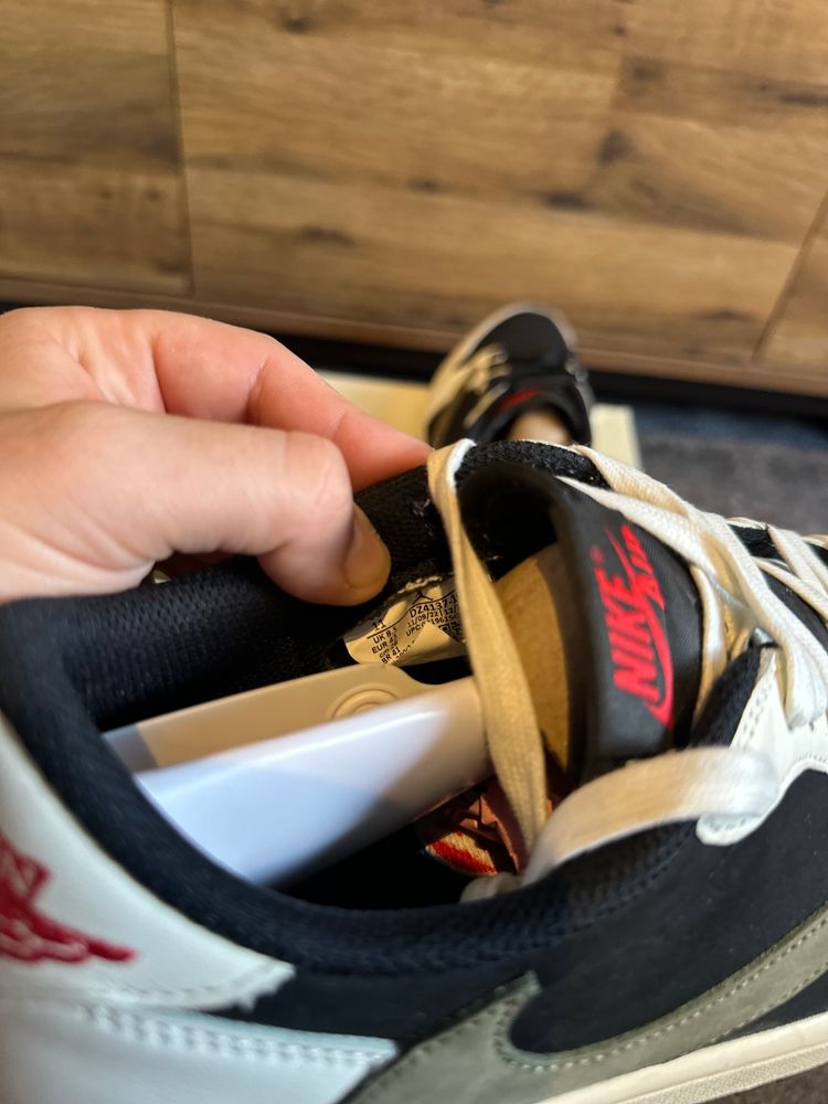 Nike Air Jordan 1 Travis Scott “Olive” U.K. 8.5 imagen 8