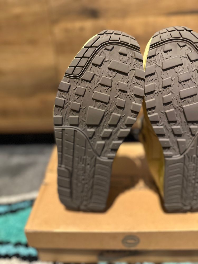 Nike air max 1 “Travis Scott Cactus Jack Saturn Gold” U.K. 8 imagen 4