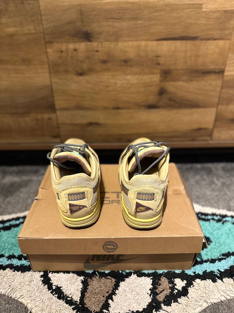 Nike air max 1 “Travis Scott Cactus Jack Saturn Gold” U.K. 8 imagen 7