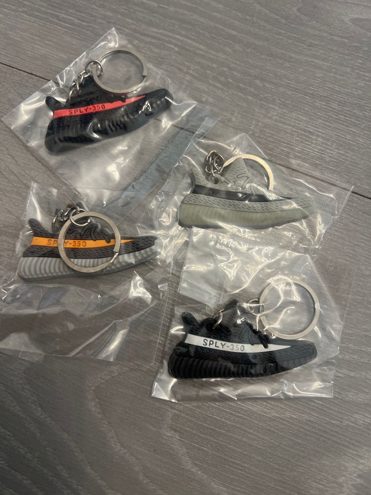 Adidas Yeezy Boost 350 Keychain Set