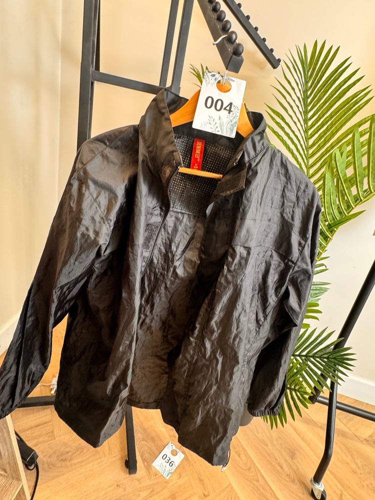 004 black jacket
