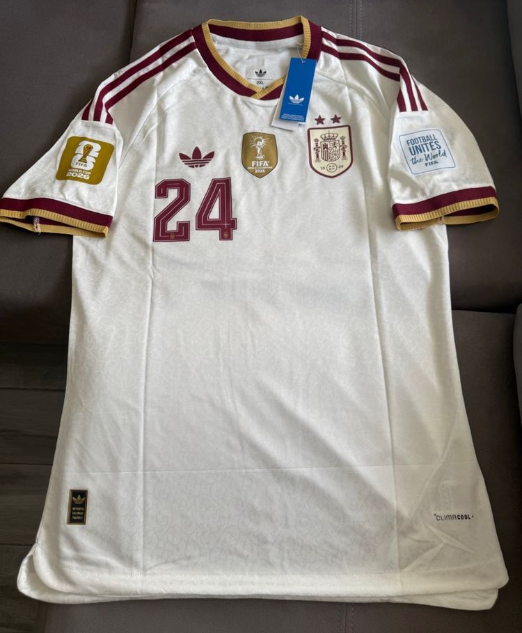 España nueva camiseta dos estrellas talla XXL version jugador sin estrenar!