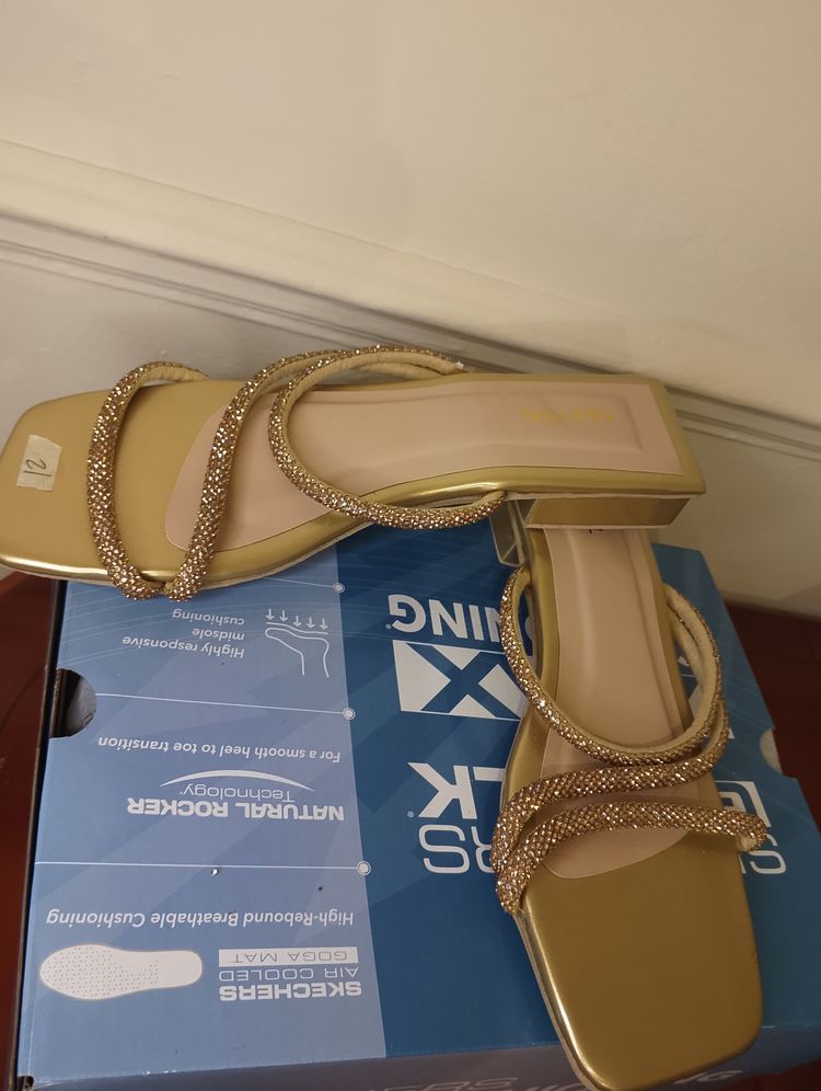 Gold Strappy Sandals obraz 3