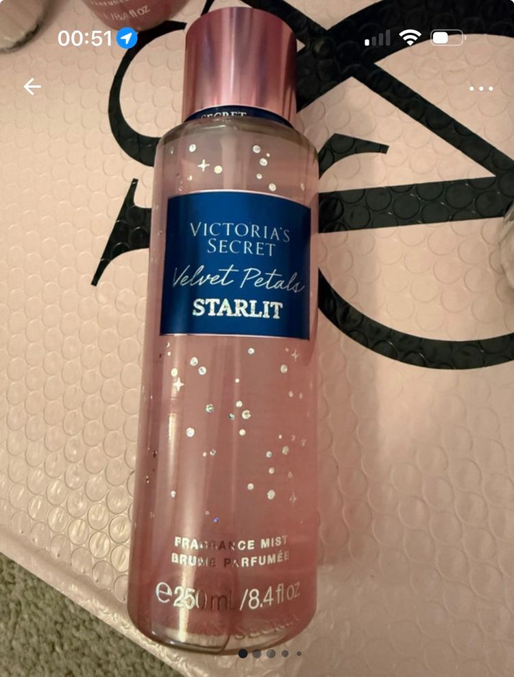 Victoria's Secret Victoria'S Secret Velvet Petals Starlit Fragrance Mist product image