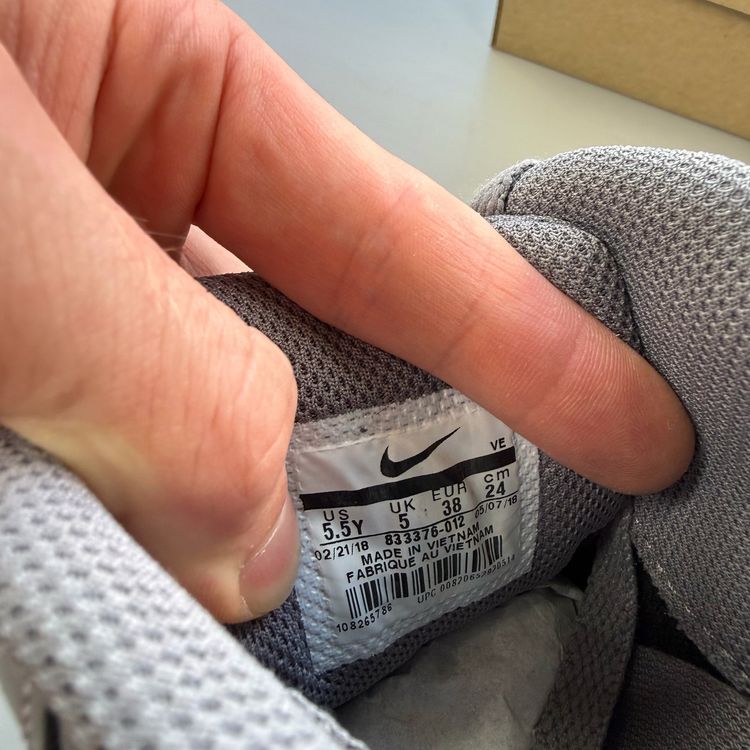 Nike Air Max 90 Size UK 5 LTR Gunsmoke Grey White Kids Trainers 833376-012 image 4