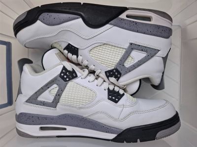 Jordan 4 white cement uk 8.5 2012 (worn mint condition)