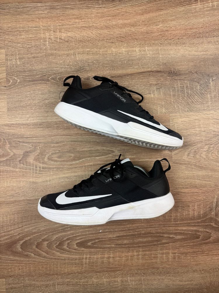 Immagine di 2021 Black Nike Court Vapor Lite Trainers UK9 5