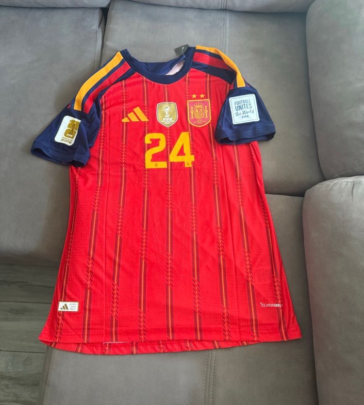 Camiseta España talla XL versión jugador sin estrenar!! 