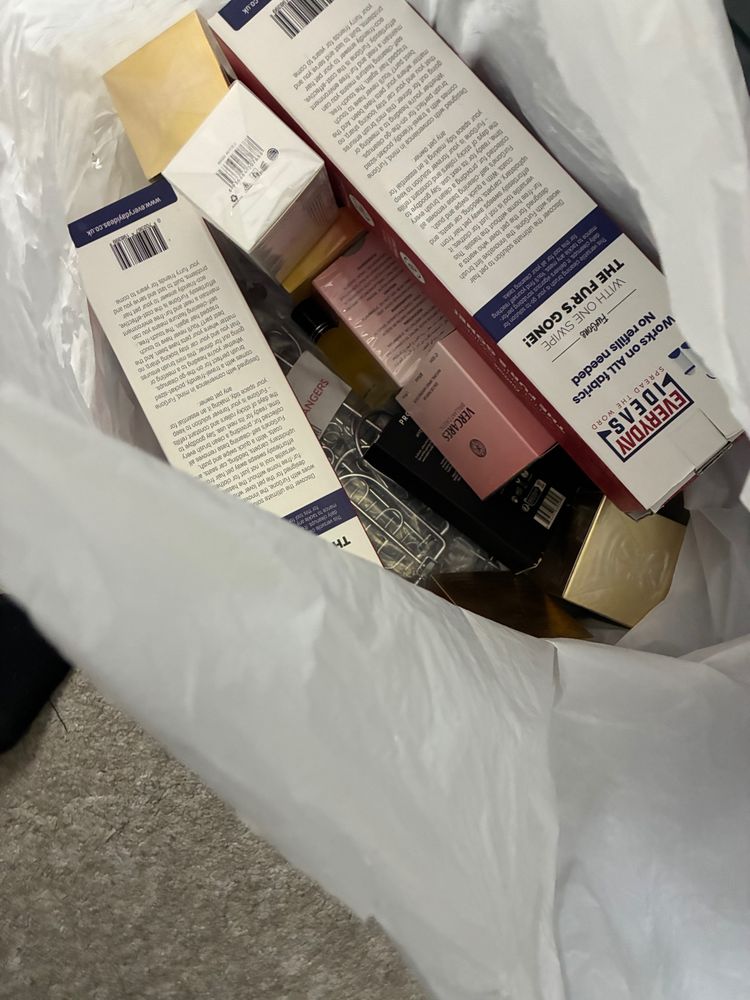Random men’s/women’s perfumes 