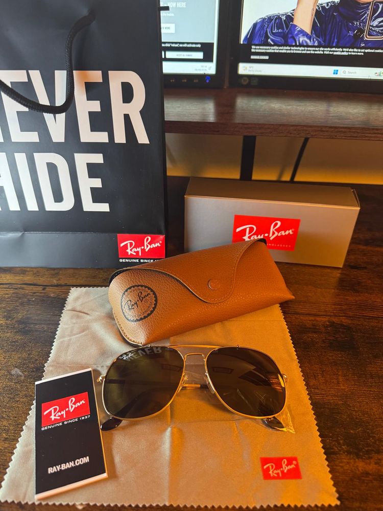 Ray-Ban Aviator Sunglasses image 1