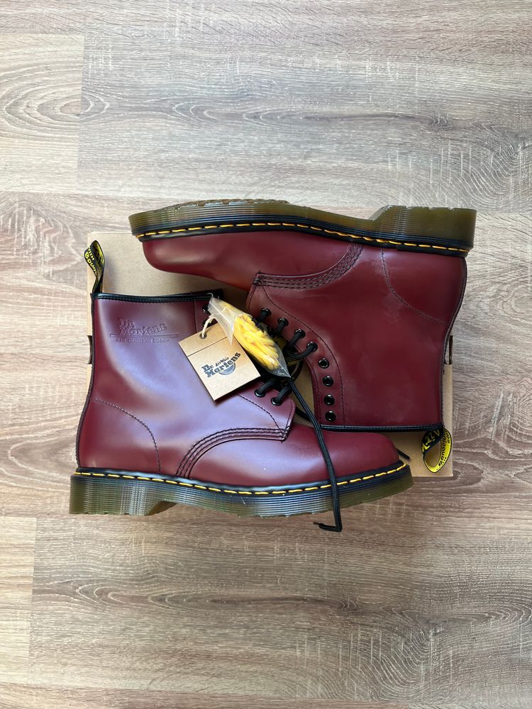 Retroflex Shop Cherry Red Dr Martens Boots BNWT UK7 product image